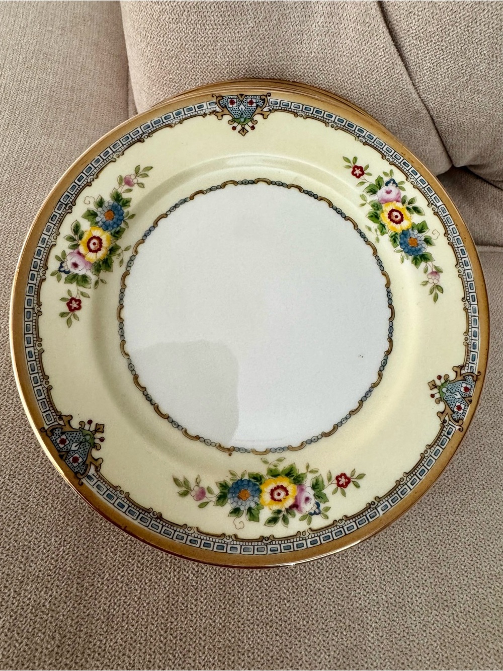 Set of 7 Meito China 6.5” Dessert Plates from Stern Brothers in Olga Pattern